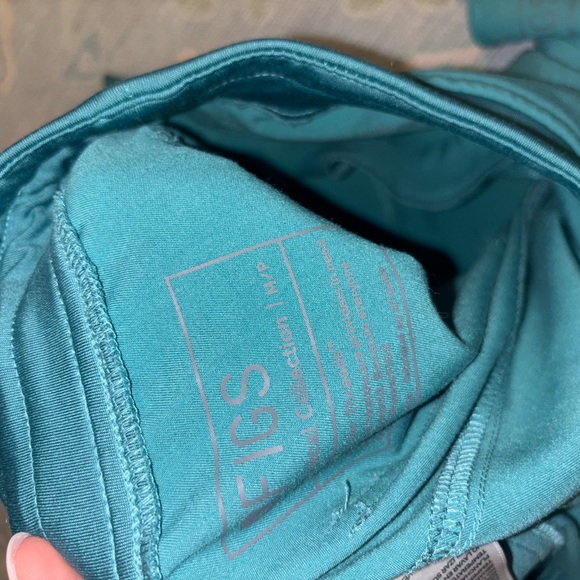 Green/Blue figs - Picture 3 of 5